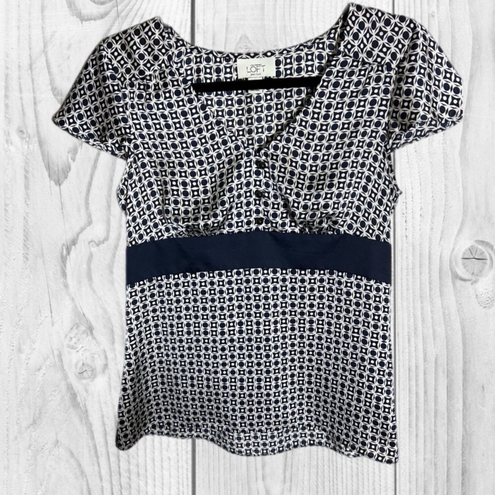 LOFT Navy and White Geometric Office  clean girl Blouse y2k size‎ 6P